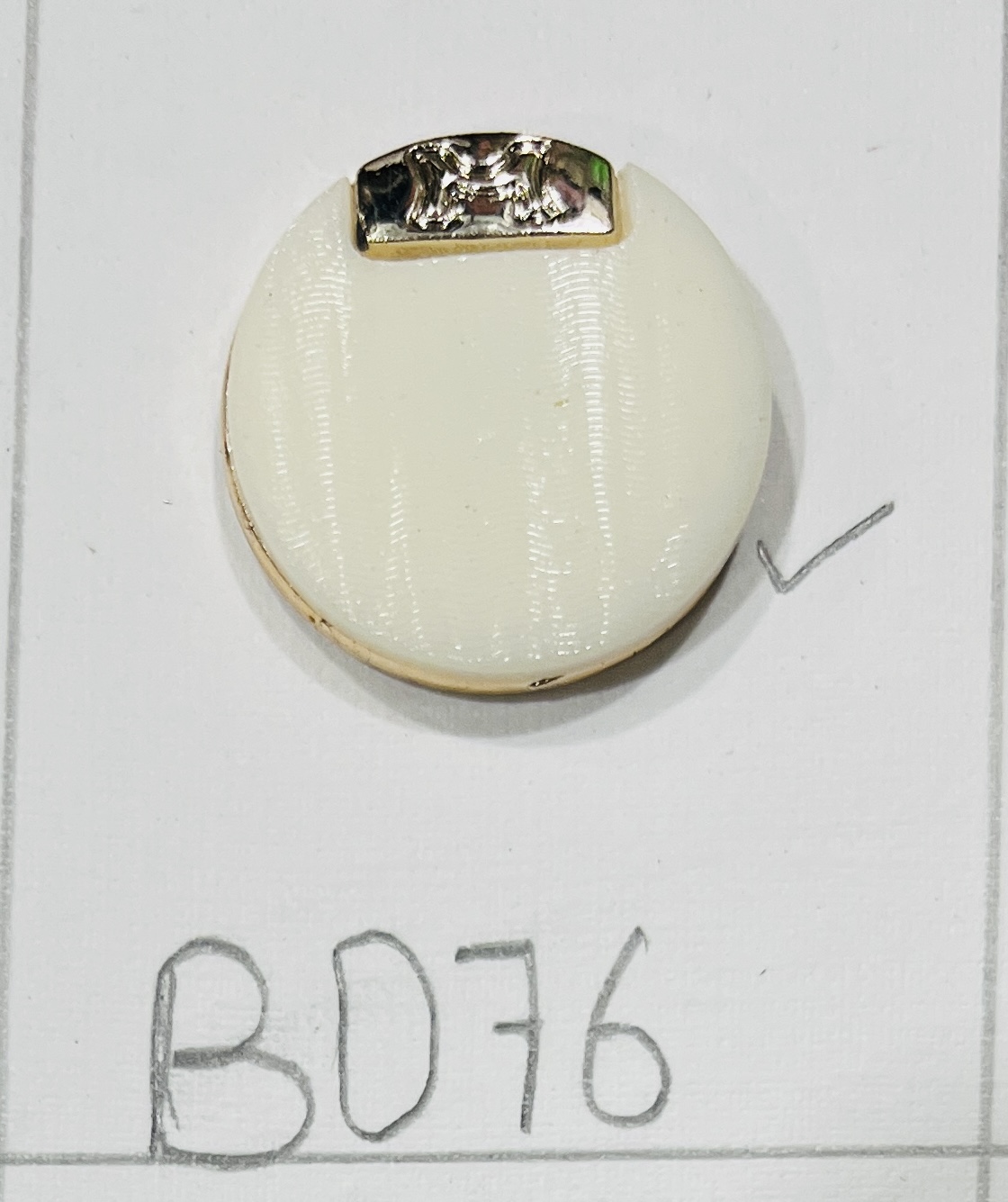 Premium Ivory Apparel Button. - Image 3